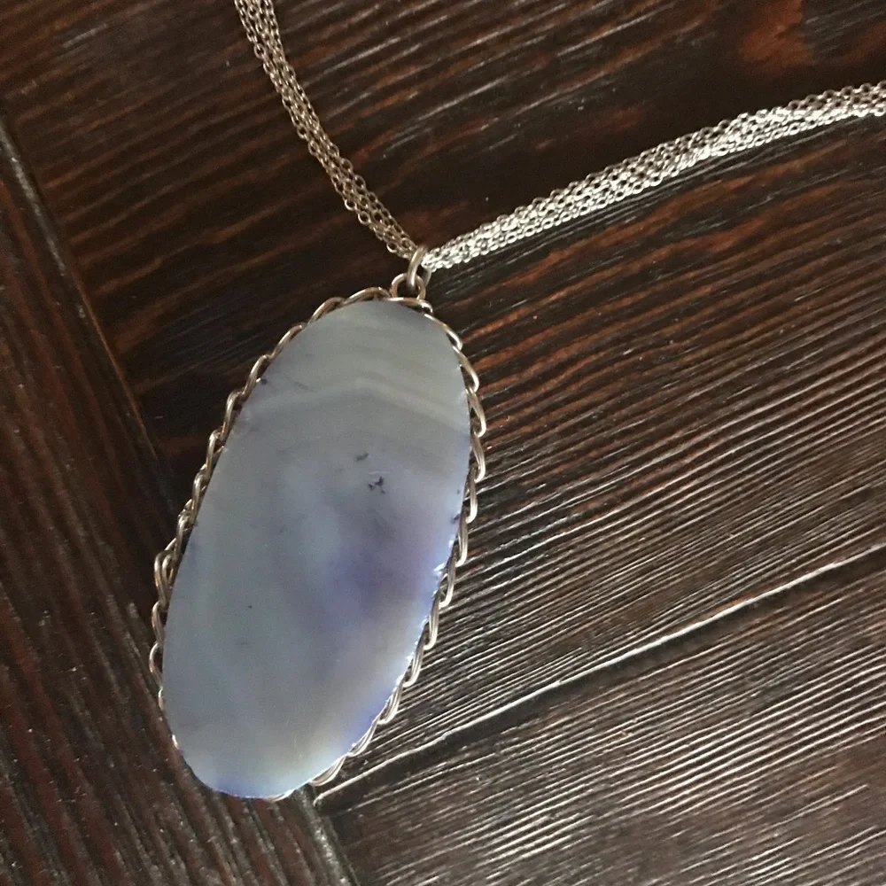 Lovely ladies necklace with stone pendant silver layered chain - Picture 3 of 10